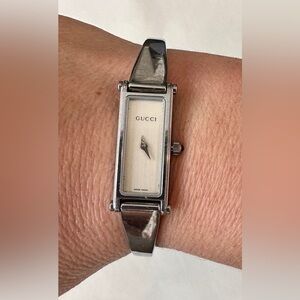 Vintage Gucci Rectangular Ladies Bracelet Watch with Ivory Dial